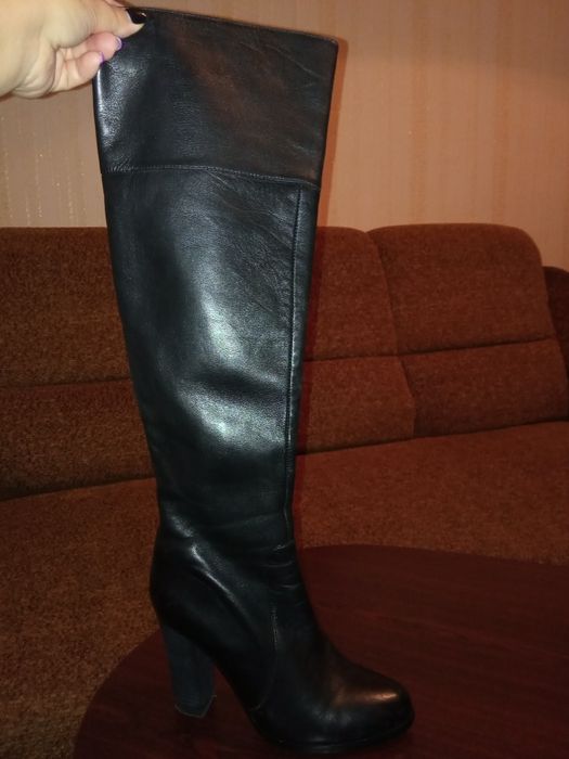 Продам кожаные сапоги