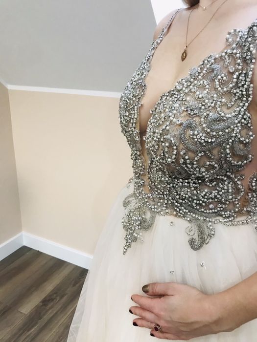 Suknia ślubna, gorset wysadzany kryształkami Svarowskiego