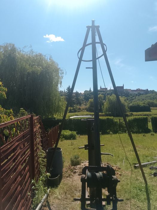 Wiercenie Studni. Studnia Głębinowa. Kopanie Studni