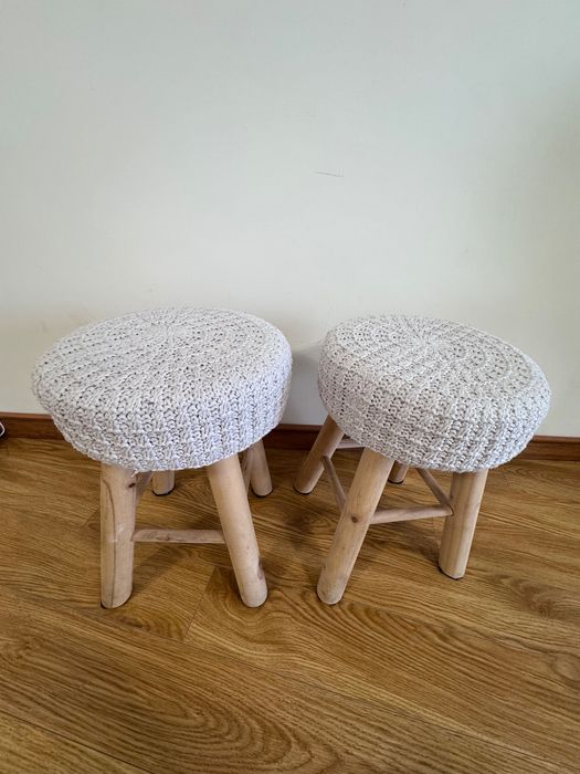 Banquetas em madeira