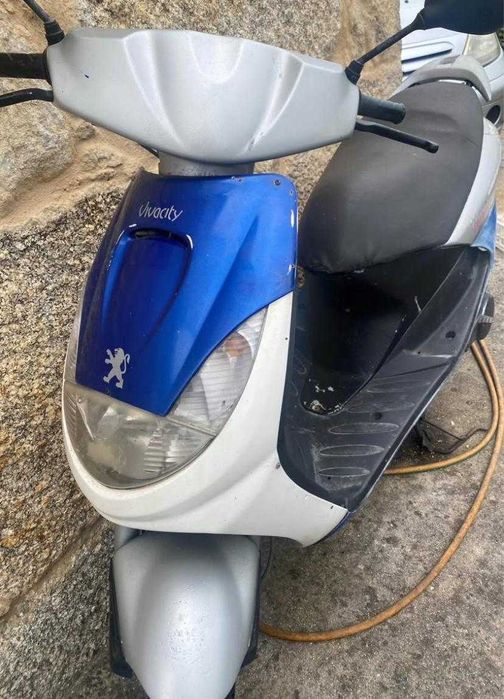 Scooter Peugeot Boa para o dia a dia
