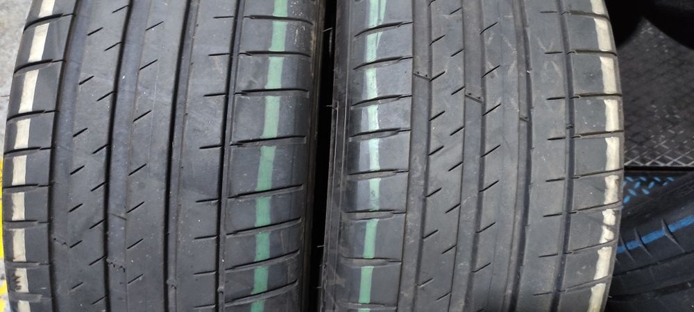 Pneus 225/45/19 semi novos