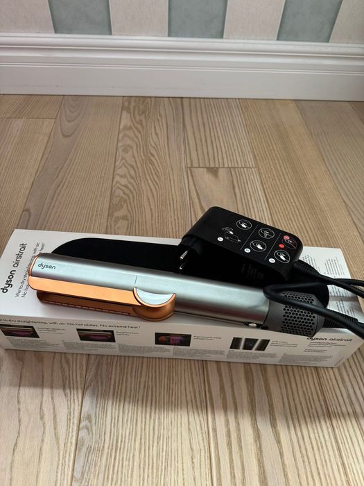 Продам Dyson Airstrait , стан ідеальний