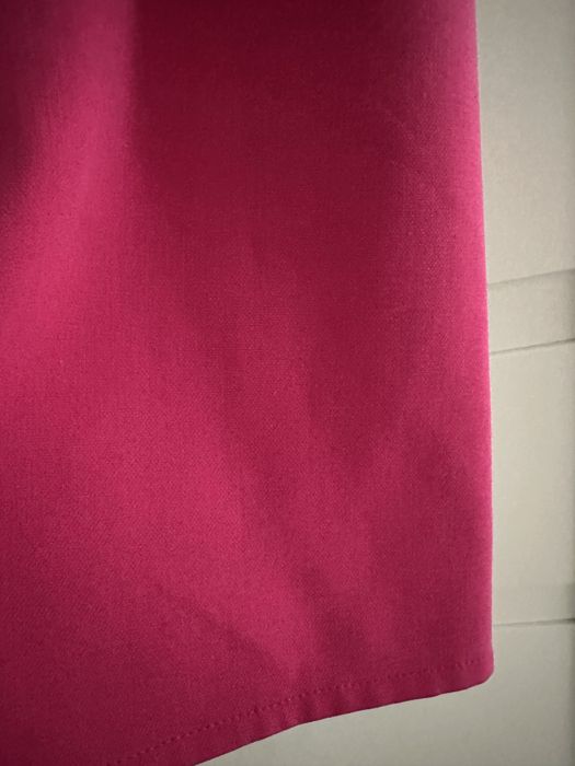 Sukienka krótka w kolorze fuksji