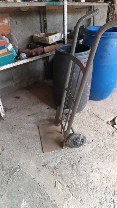 Carrinho de Carga em Aço Robusto