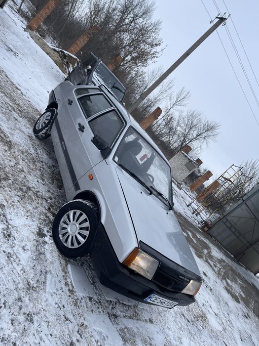 Авто 21099 в хорошом стане