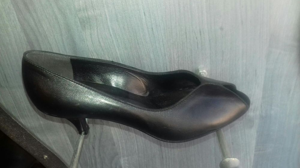 Ryłko czarne czółenka bez palca peep toe kaczuszki 35.5