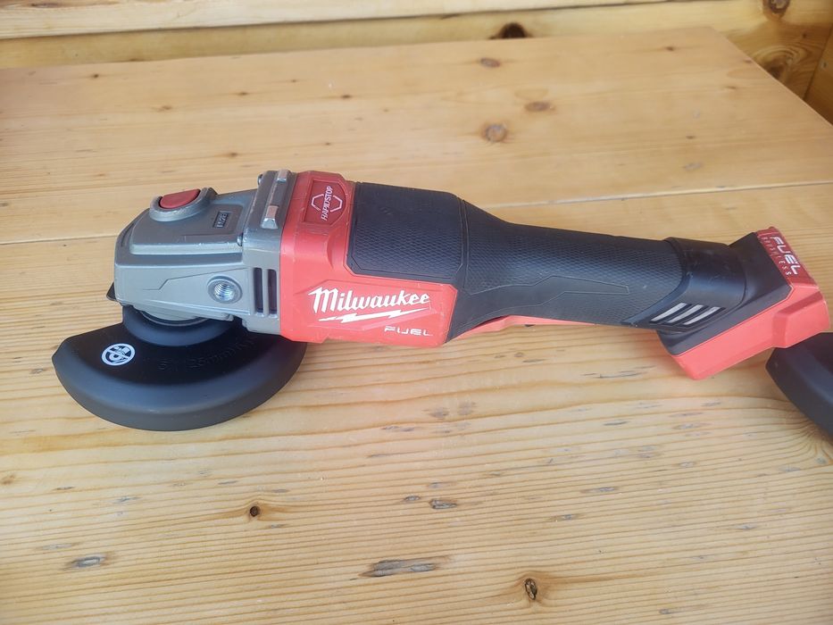 Кутова шліфувальна машина Milwaukee 2980-20 КШМ Болгарка