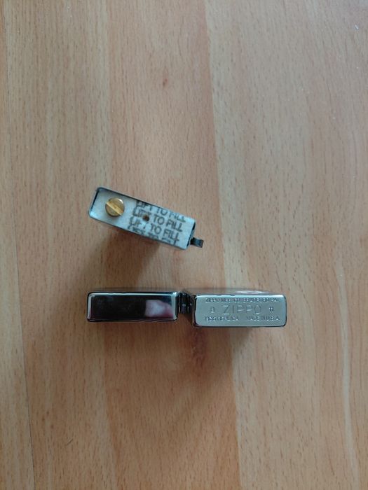 Zapalniczka Zippo.