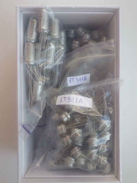 Транзисторы 1Т320Б.