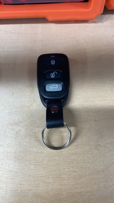 Виготовлення автоключів,відкриття авто,ремонт замків запалення