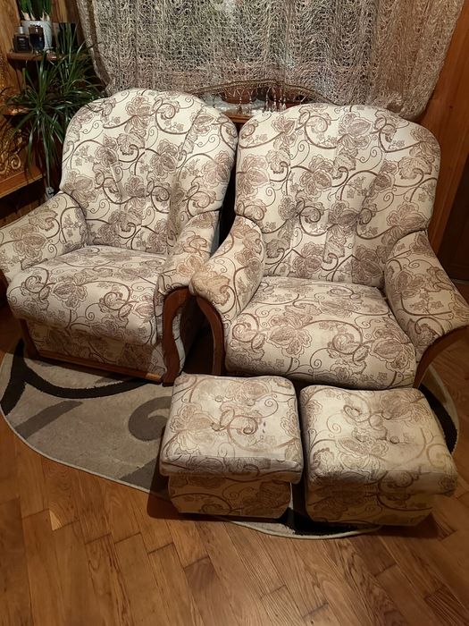 Крісла у вітальню (+ 2 пуфи в подарунок)