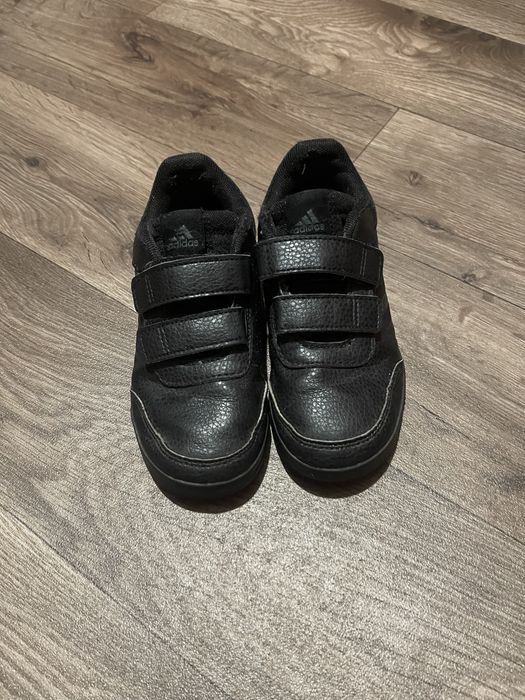Кросівки adidas