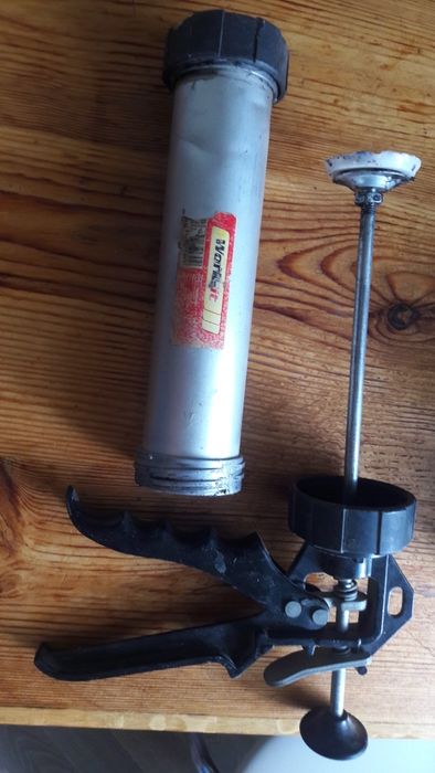 Пистолет для герметизации швов а также изготовки стеклопакетов