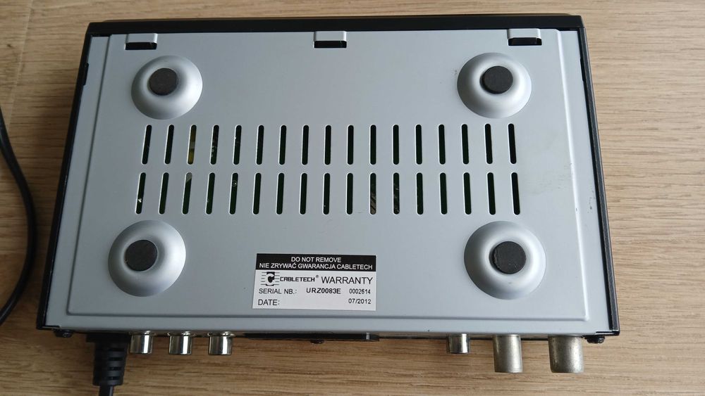 Dekoder DVBT Cabletech URZ 0083E z pilotem