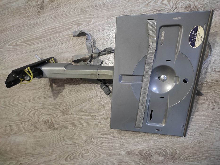 Кронштейн під телевізор