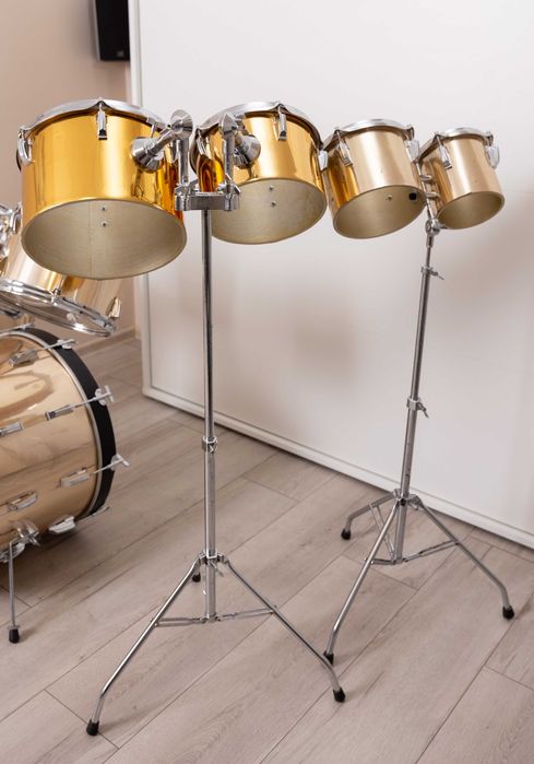 Tomy - bębny - AMATI 6" i 8" oraz 10" i 12" oraz dwa statywy  OKAZJA !