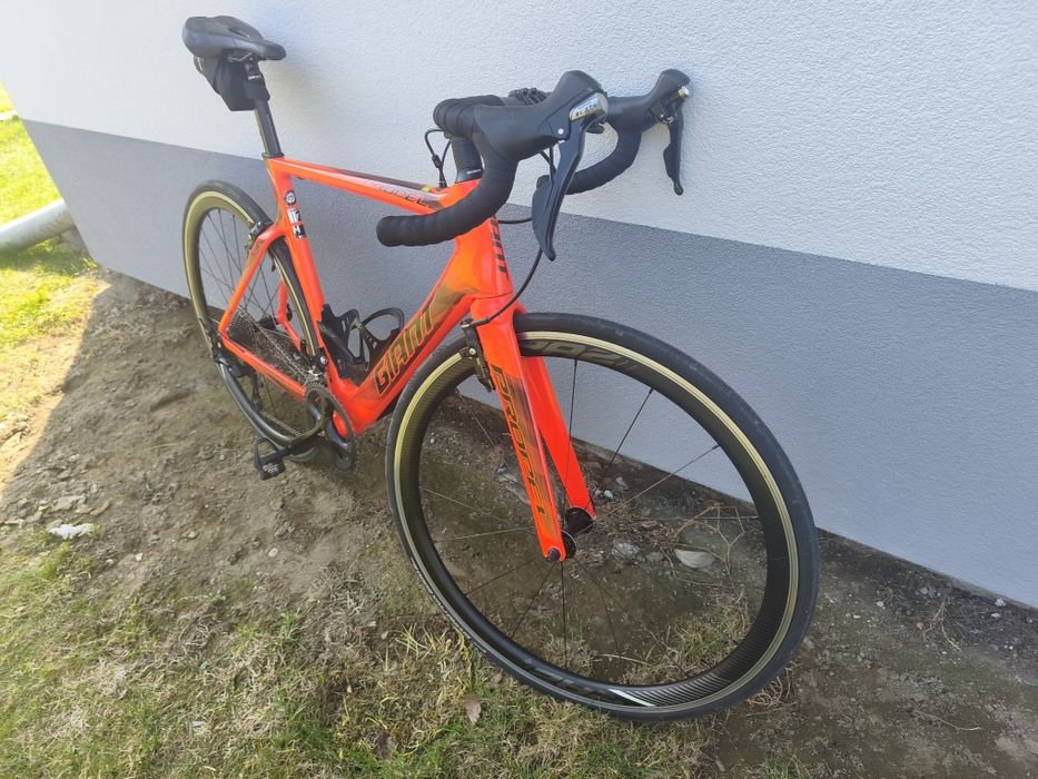 Rower szosowy Giant propel adwencent 2 areo rama karbon