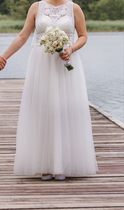 Biała suknia ślubna