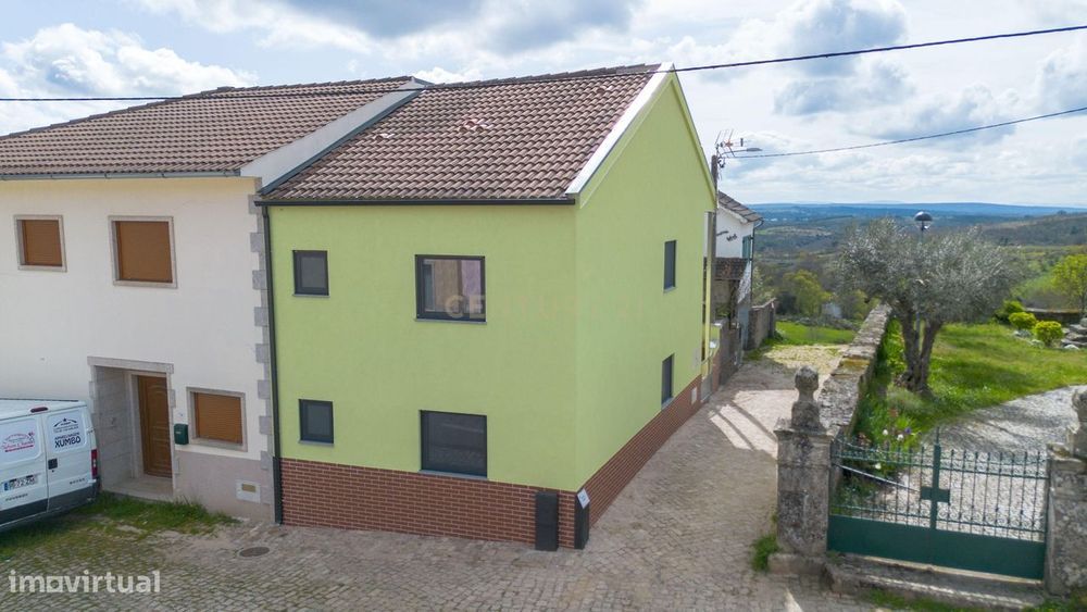 Moradia T3 a funcionar como AL, 2 T0 e 1 T1 - renovada, equipada e mob