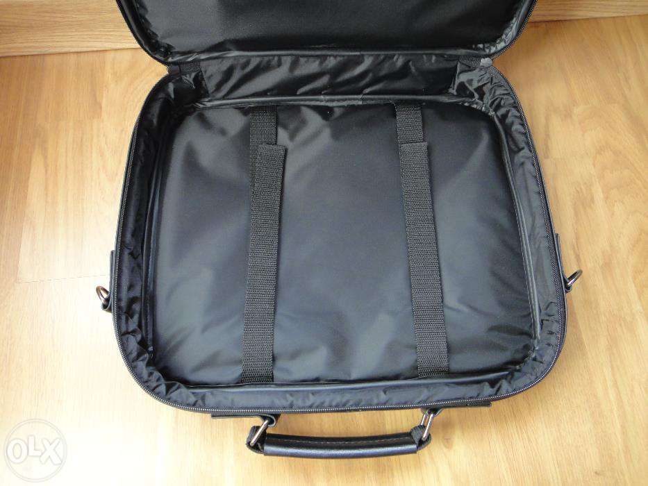 Mala em napa preta para computador potátil 16"