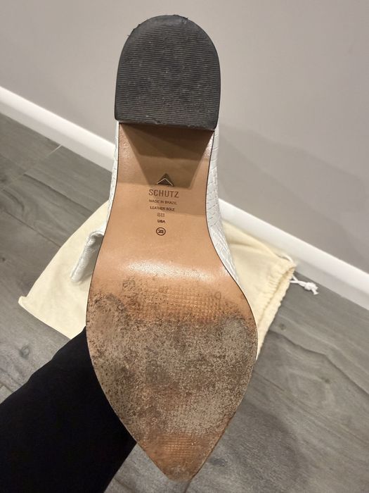 Schutz казаки 39 сапоги высокие кожанные белые оригинал