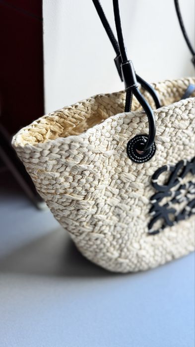 Сумка соломʼяна в стилі бренду Loewe