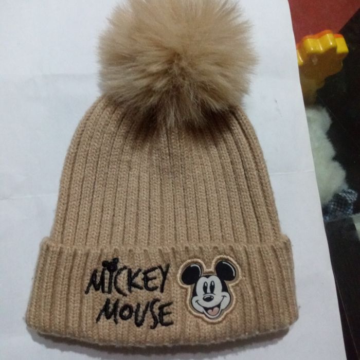 Gorros de criança novos