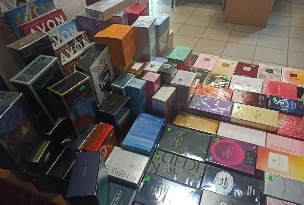 Большая коллекция раритетных парфюмов Avon и Faberlic