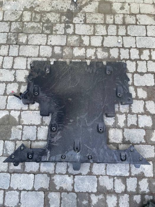 Захист дна Rivian