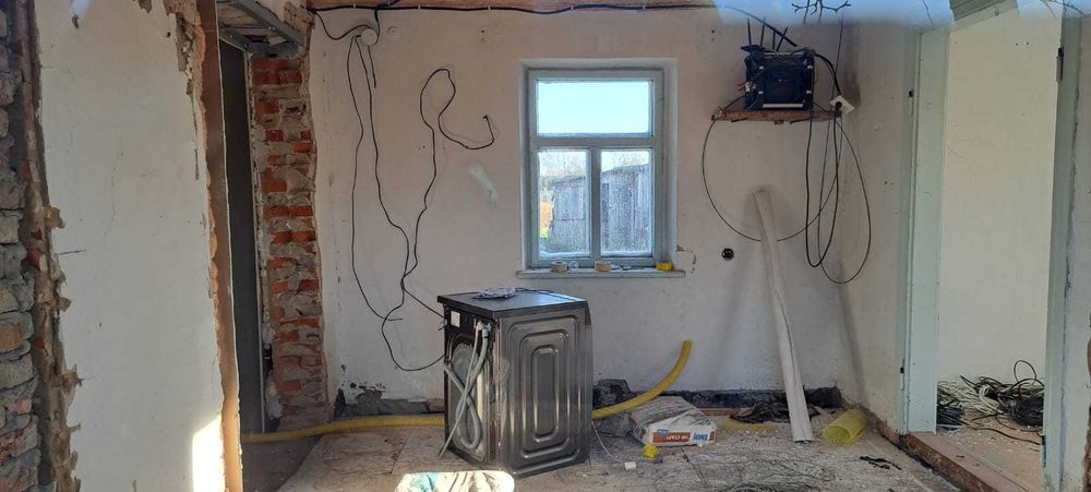 Будинок 25 км від Луцька