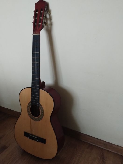 Sprzedam gitarę klasyczną