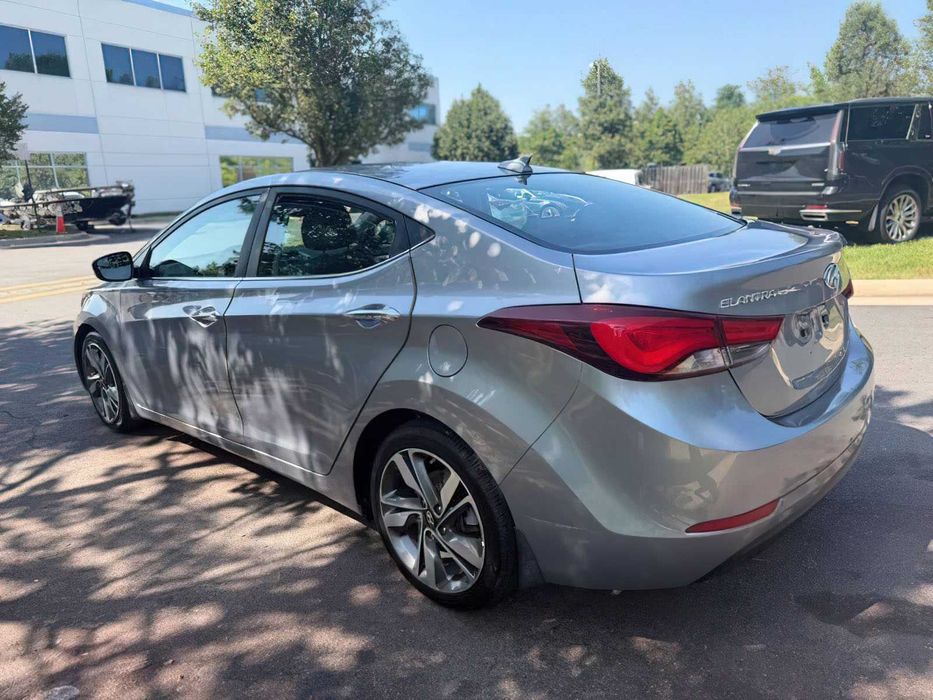 Hyundai Elantra Limited      2015