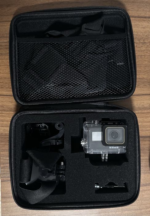 GoPro Hero 7 Black com acessorios