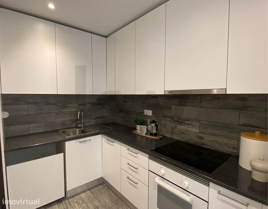 ✨ T1 Renovado no Dafundo: Conforto e Modernidade junto ao Tejo ✨