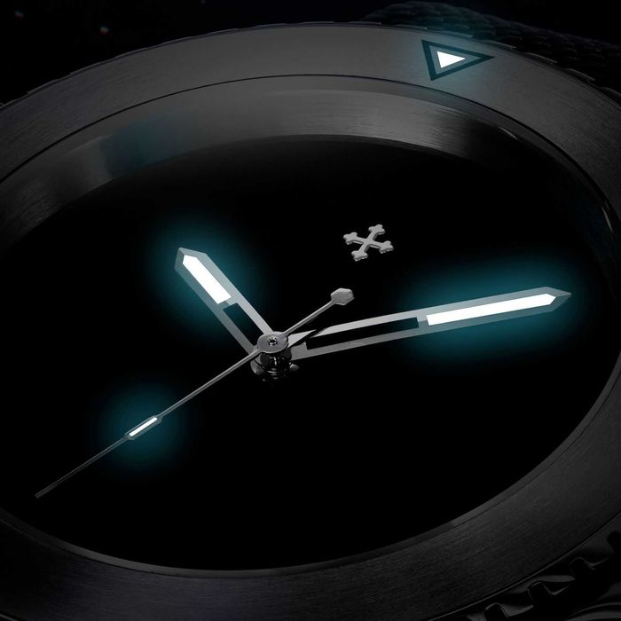 VENEZIANICO: Nereide Ultrablack (na pasku nylonowym)