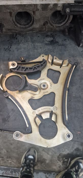 Впускні клапана bmw n52b25 b30 розбрка m57 n57 n42 n46 n43 n51 n53 n54 n55 головка розпредвал шатун поршень коленвал  гбц клапанна кришка е60 е70 е90