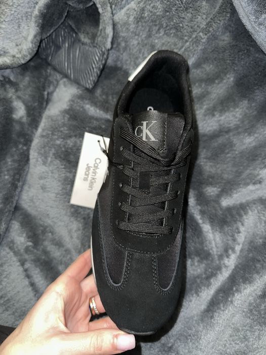 Продам кроссовки calvin klein