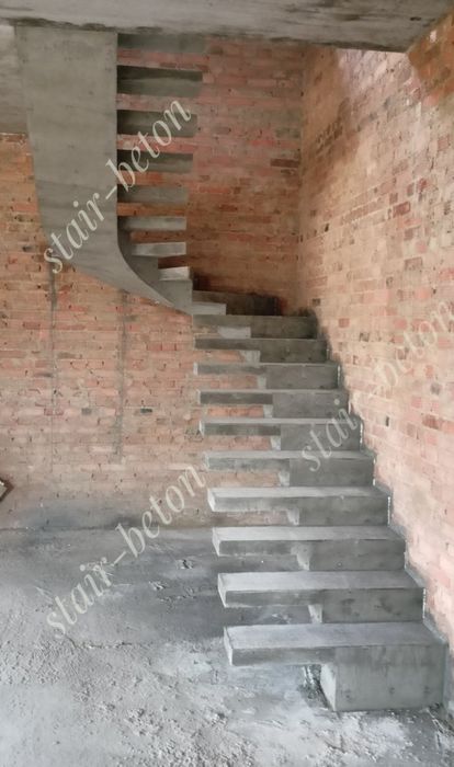 Виготовлення бетонних сходів