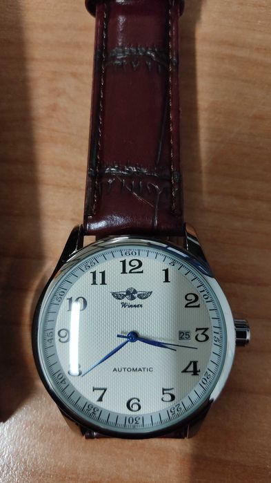 Relógio mecânico automático