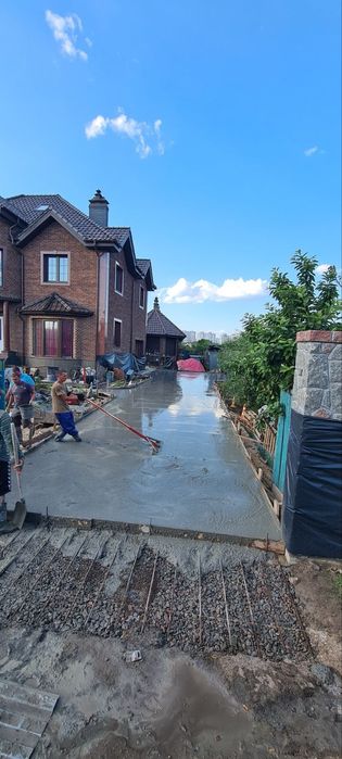 Бригада монолитчиков, монолитные работы, бетонирование. - Будівельні ...