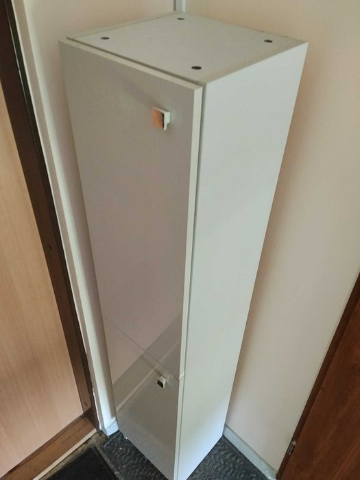 Biała szafka łazienkowa