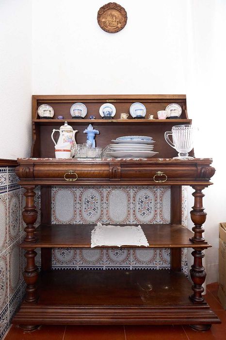 Mobiliário de Sala de Jantar Antigo (séc. XIX–XX)
