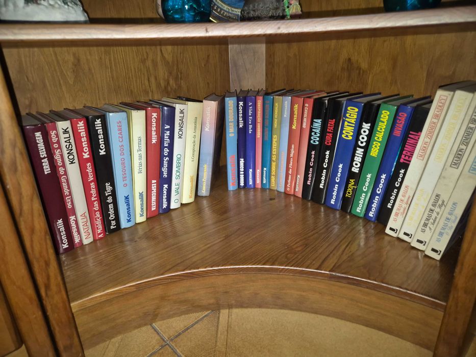 Livros Robin Cook e Konsalik