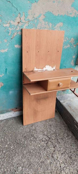 Продам поличку у нормальному стані