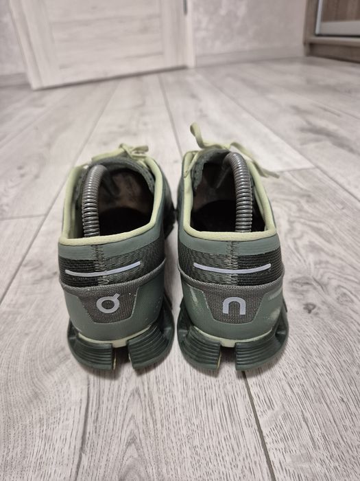 On Running Cloud,44