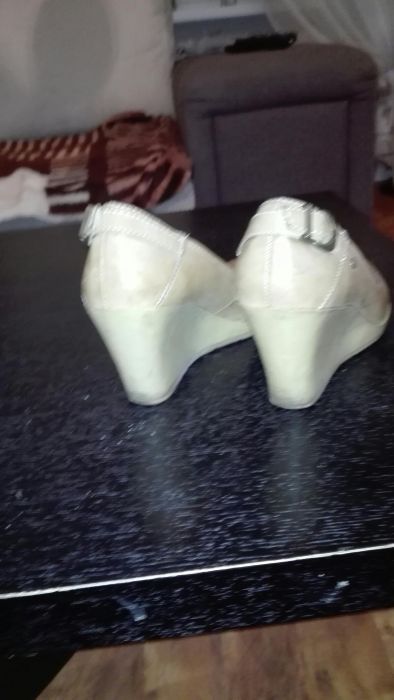 Buty na koturnie rozmiar 35