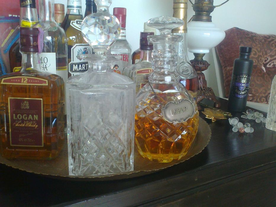 Frasco cristal e copos antigos para bar