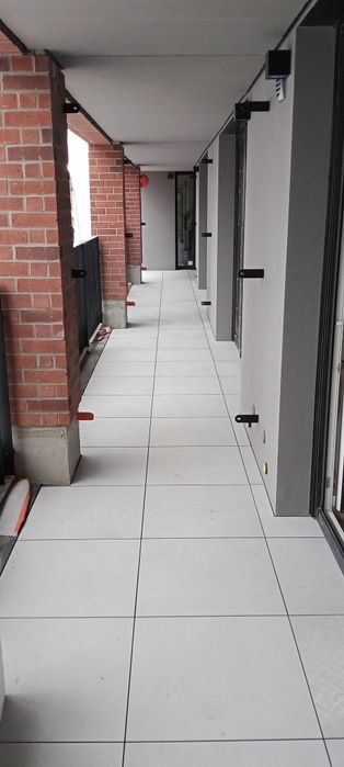 Układanie płytek wentylowanych Balkony i Tarasy