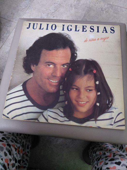 Grande  oportunidade !! LP'S de Vinil a muito bom preço,  se  lhe  interessar fale comigo.